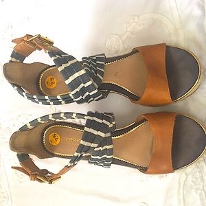 Sperry Platform Wedges Size 8!